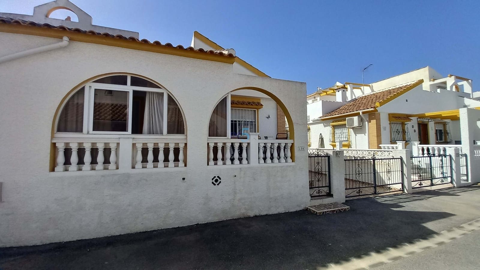 2 quarto Bungalow para venda em Guardamar del Segura com piscina garagem - 125 000 € (Ref: 8318738)