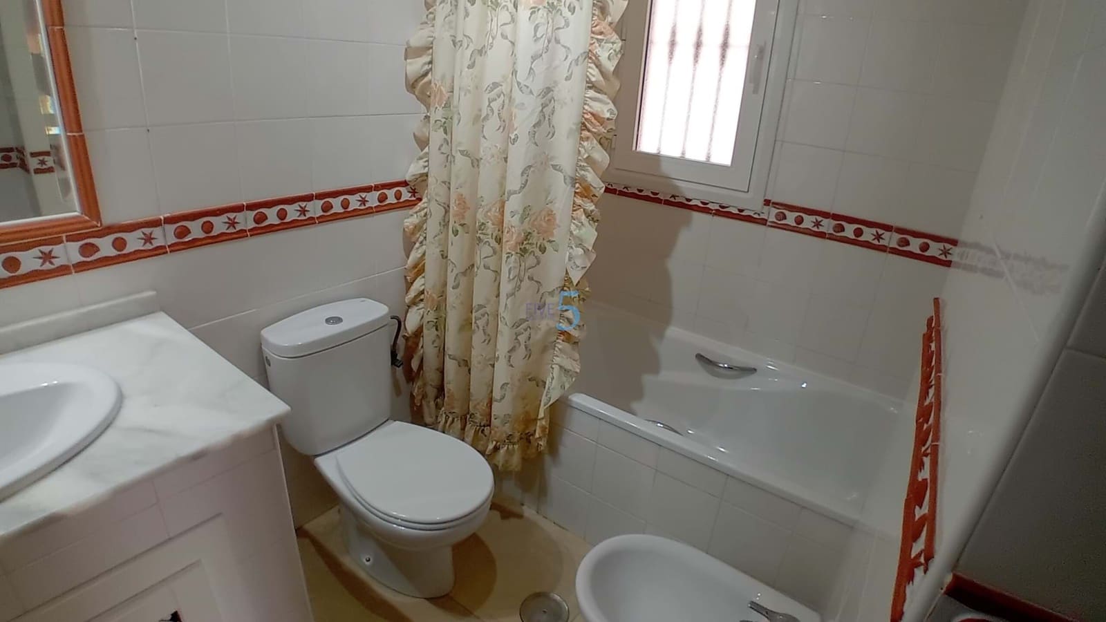 2 bedroom Apartment for sale in Villamartin with pool garage - € 180,000 (Ref: 8332703)