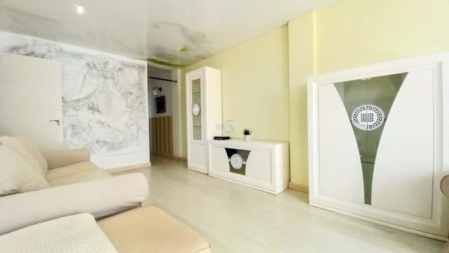 4 bedroom Apartment for sale in Torrevieja - € 175,000 (Ref: 8372168)