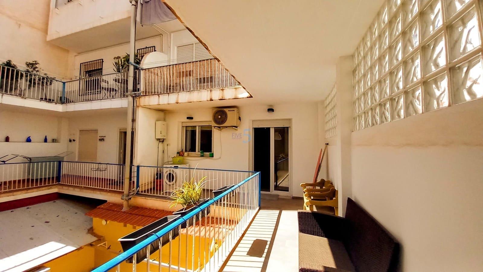 Apartamento de 4 habitaciones en Torrevieja en venta - 175.000 € (Ref: 8372168)