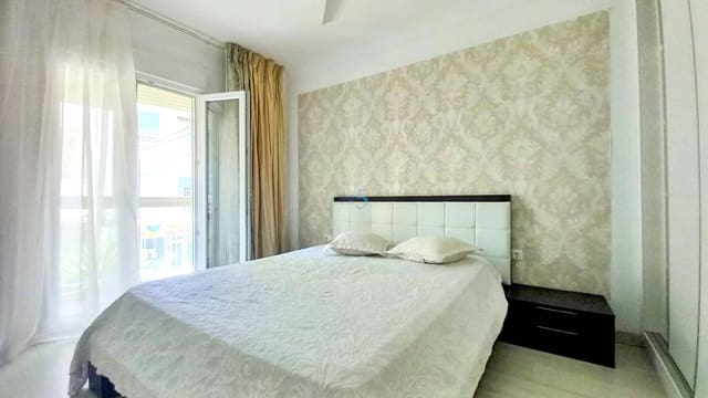 4 bedroom Apartment for sale in Torrevieja - € 175,000 (Ref: 8372168)