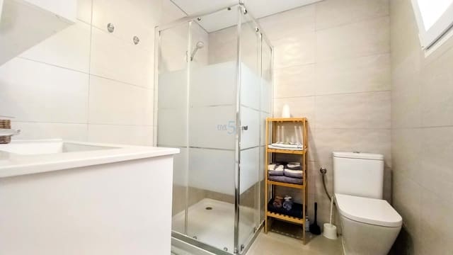 4 bedroom Apartment for sale in Torrevieja - € 175,000 (Ref: 8372168)