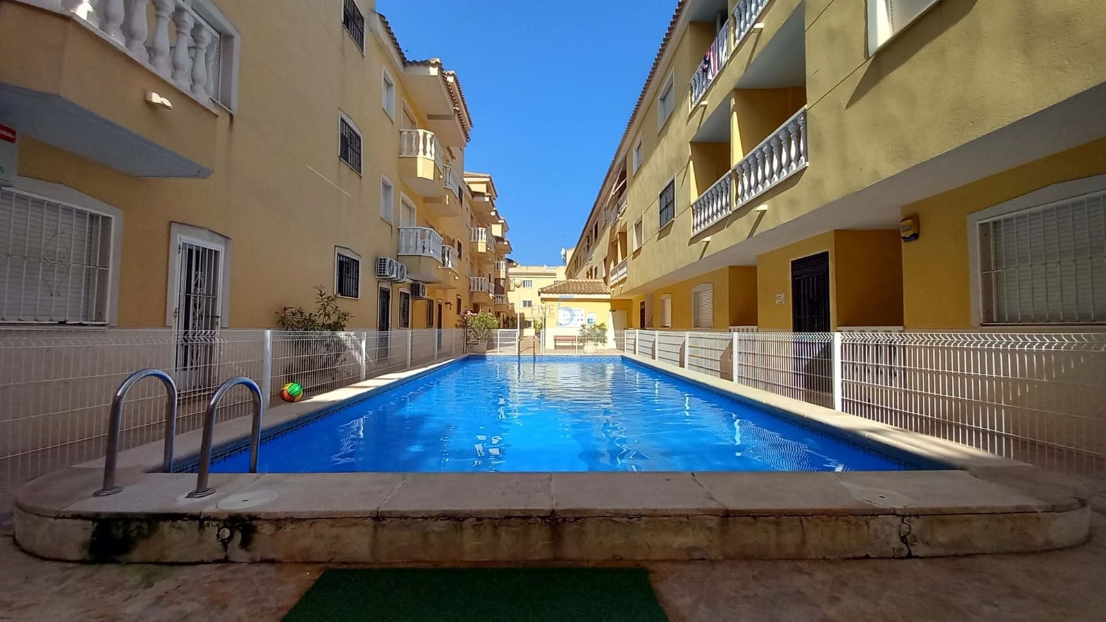 2 soveværelse Lejlighed til salg i Formentera del Segura med swimmingpool - € 93.000 (Ref: 8418620)