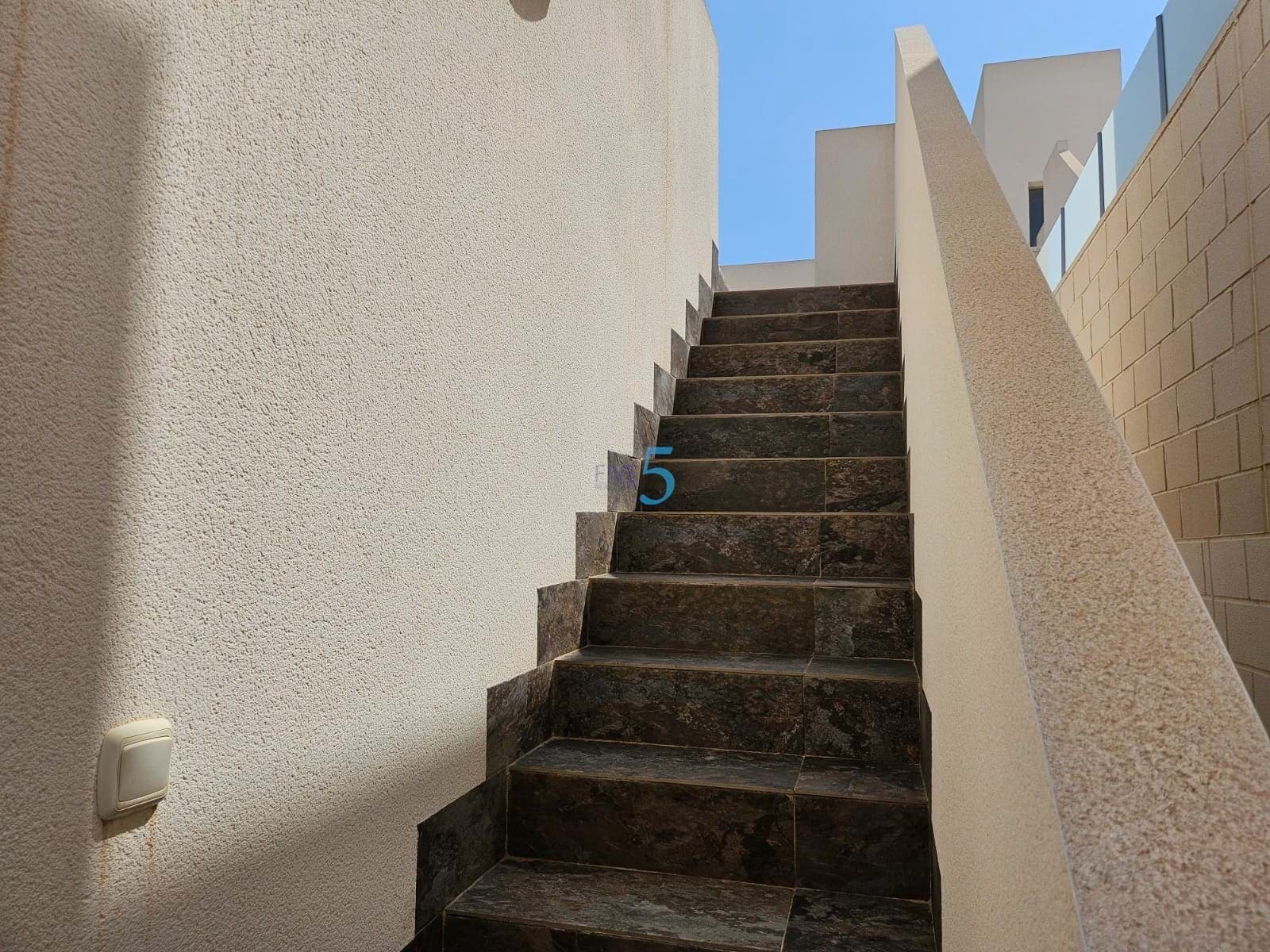 3 bedroom Villa for sale in Villamartin with pool - € 369,950 (Ref: 8475469)