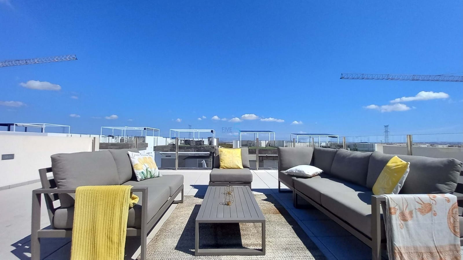 3 bedroom Villa for sale in Villamartin with pool - € 369,950 (Ref: 8475469)