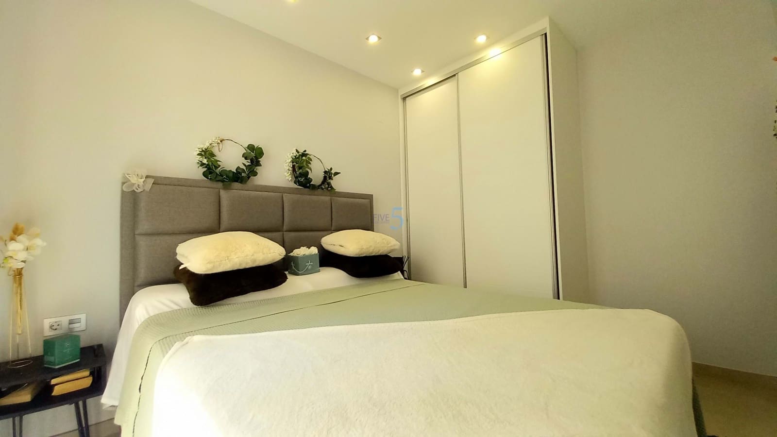 3 bedroom Villa for sale in Villamartin with pool - € 369,950 (Ref: 8475469)