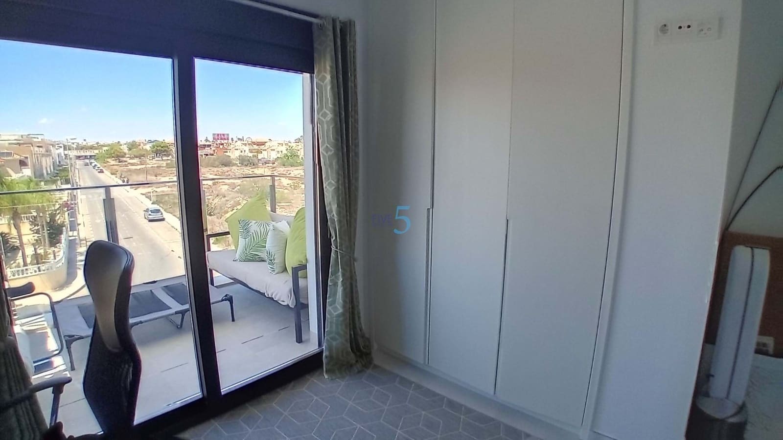 2 sypialnia Apartament na sprzedaż w La Zenia z basenem garażem - 375 000 € (Ref: 8478557)