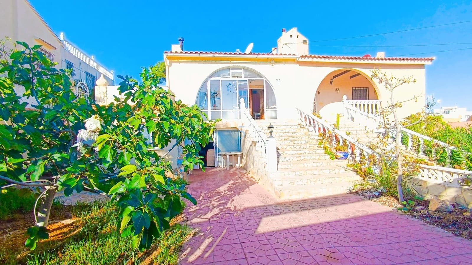 2 soveværelse Semi-Rækkehus til salg i Los Balcones med swimmingpool garage - € 270.000 (Ref: 8509229)