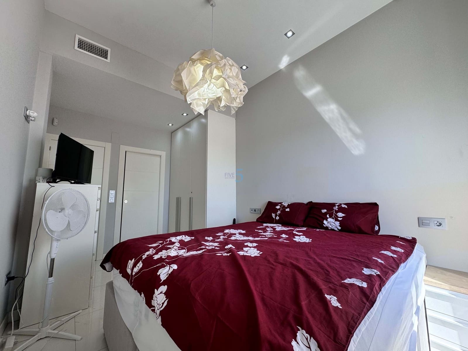 3 bedroom Villa for sale in Villamartin with pool - € 395,000 (Ref: 8515046)