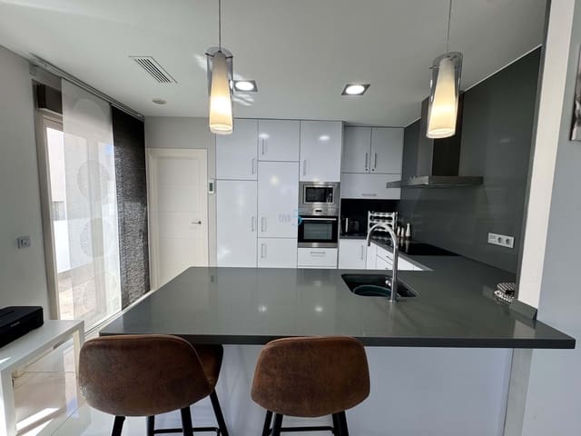 3 soveværelse Villa til salg i Villamartin, Orihuela med swimmingpool - € 395.000 (Ref: 8515046)