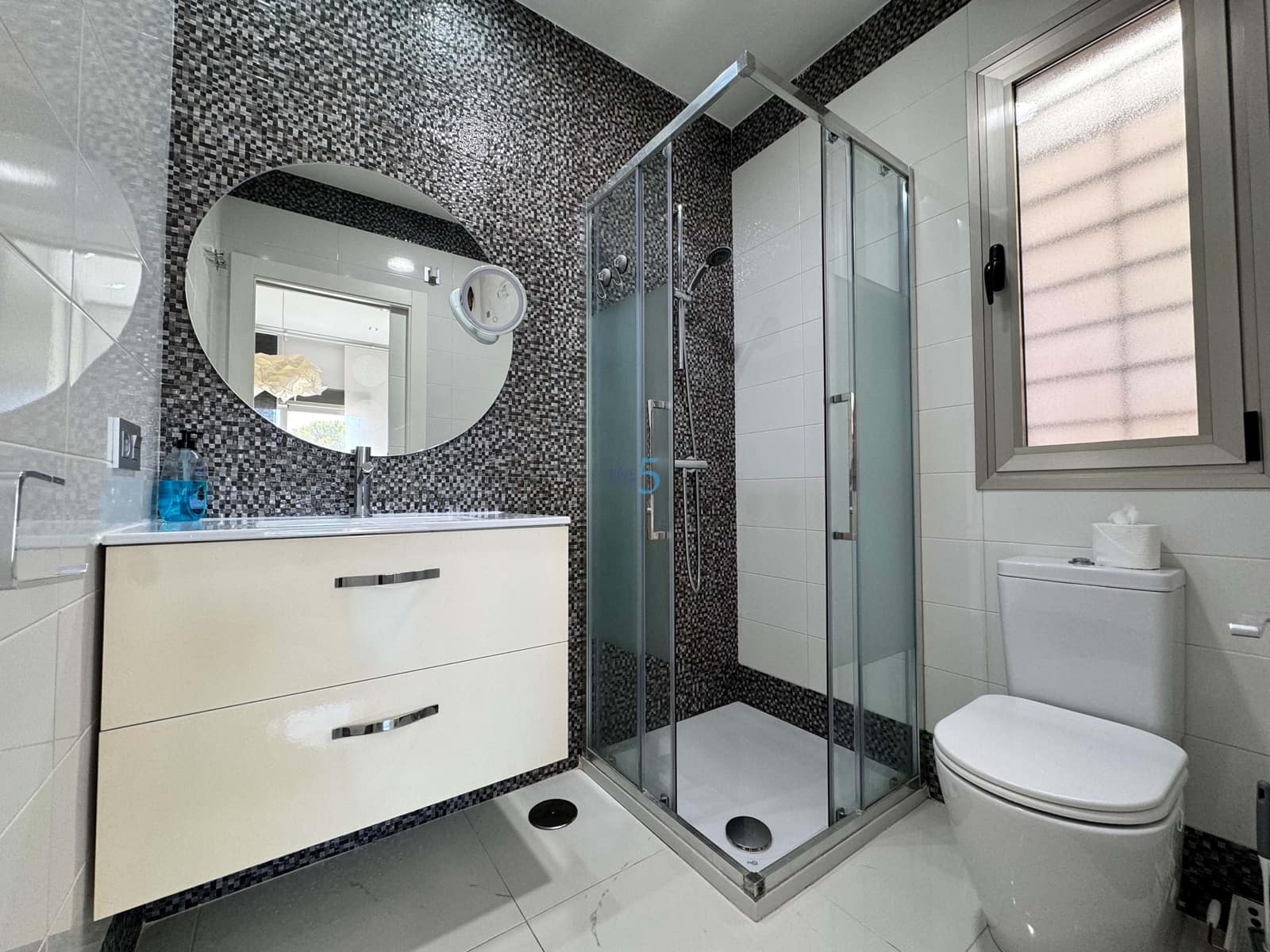 3 bedroom Villa for sale in Villamartin with pool - € 395,000 (Ref: 8515046)