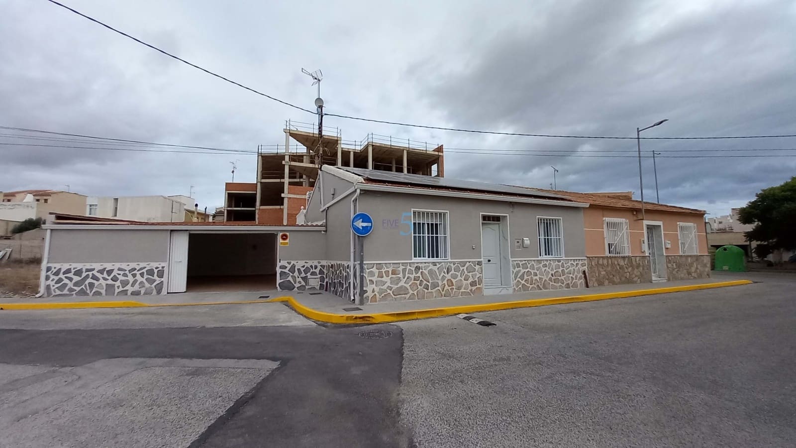 4 soveværelse Byhus til salg i Los Montesinos med swimmingpool garage - € 279.000 (Ref: 8528616)