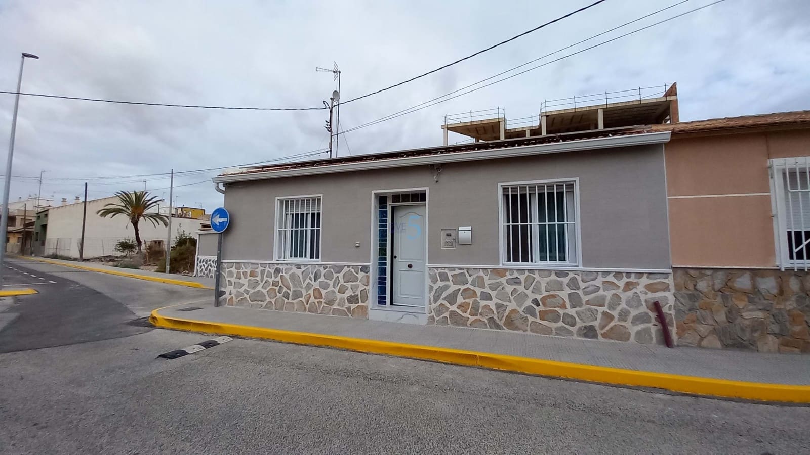 4 soveværelse Byhus til salg i Los Montesinos med swimmingpool garage - € 279.000 (Ref: 8528616)