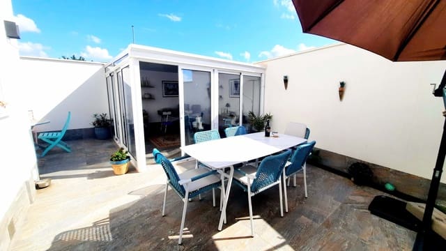 3 makuuhuone Huvila myytävänä paikassa Pilar de la Horadada mukana uima-altaan 
autotalli - 450 000 € (Ref: 8534463)