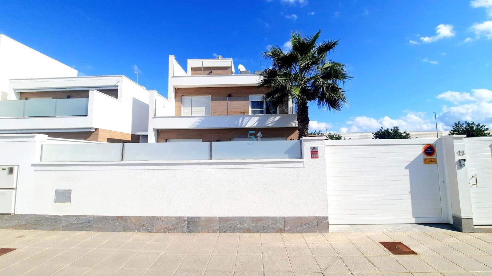 3 makuuhuone Huvila myytävänä paikassa Pilar de la Horadada mukana uima-altaan 
autotalli - 450 000 € (Ref: 8534463)