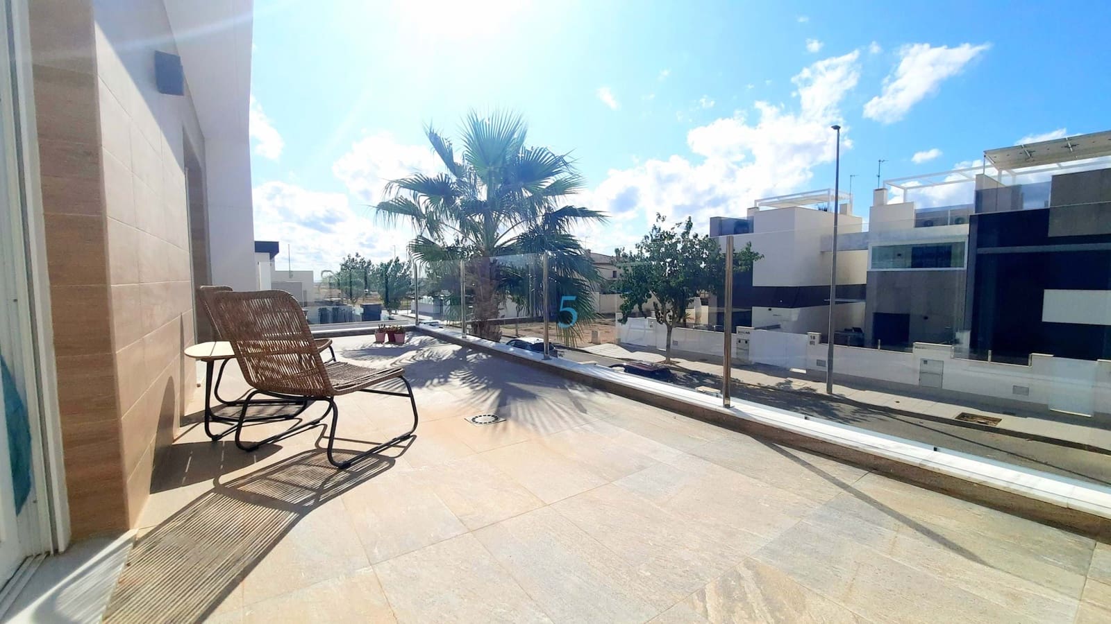 3 makuuhuone Huvila myytävänä paikassa Pilar de la Horadada mukana uima-altaan 
autotalli - 450 000 € (Ref: 8534463)