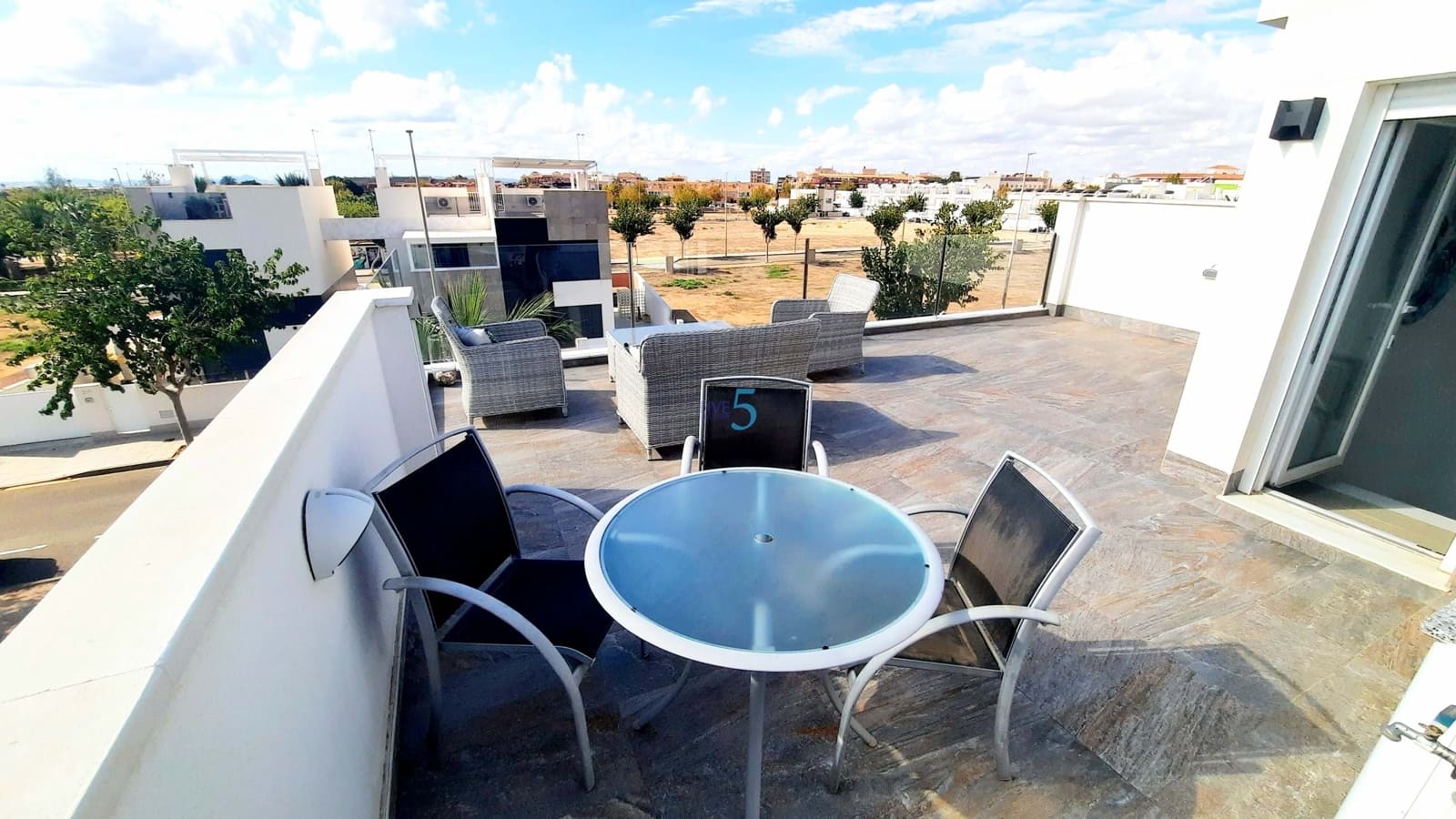 3 makuuhuone Huvila myytävänä paikassa Pilar de la Horadada mukana uima-altaan 
autotalli - 450 000 € (Ref: 8534463)