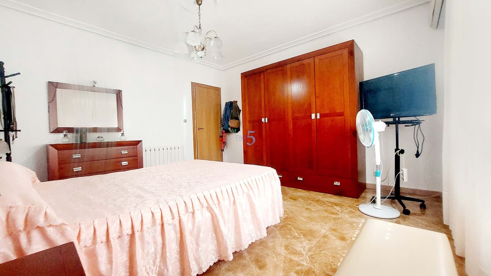 4 sypialnia Willa na sprzedaż w Roda z garażem - 530 000 € (Ref: 8539137)