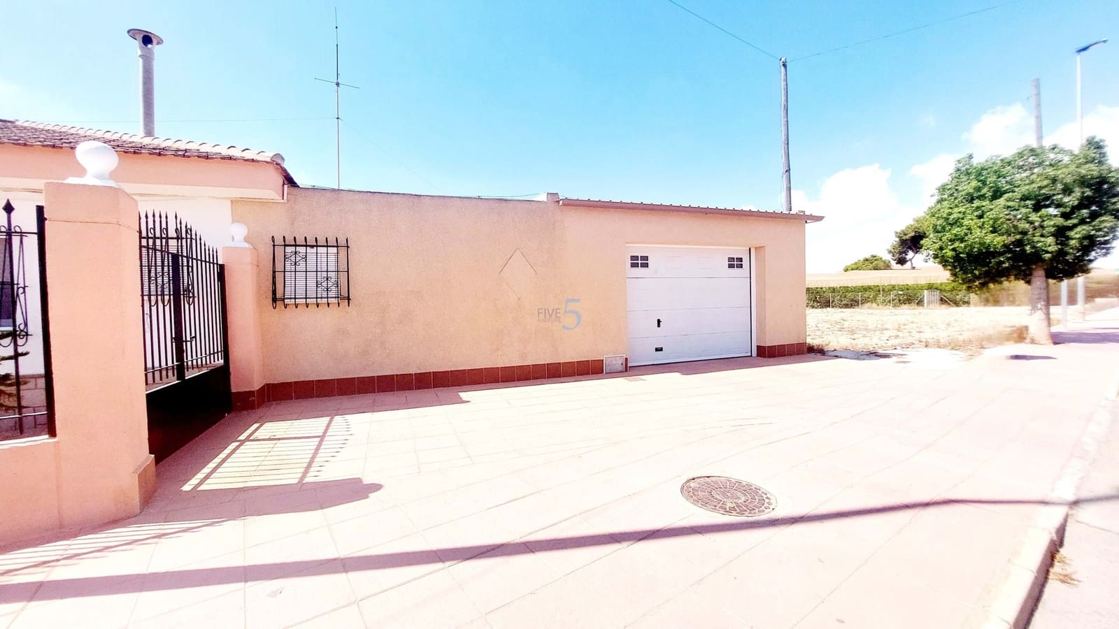 4 sypialnia Willa na sprzedaż w Roda z garażem - 530 000 € (Ref: 8539137)