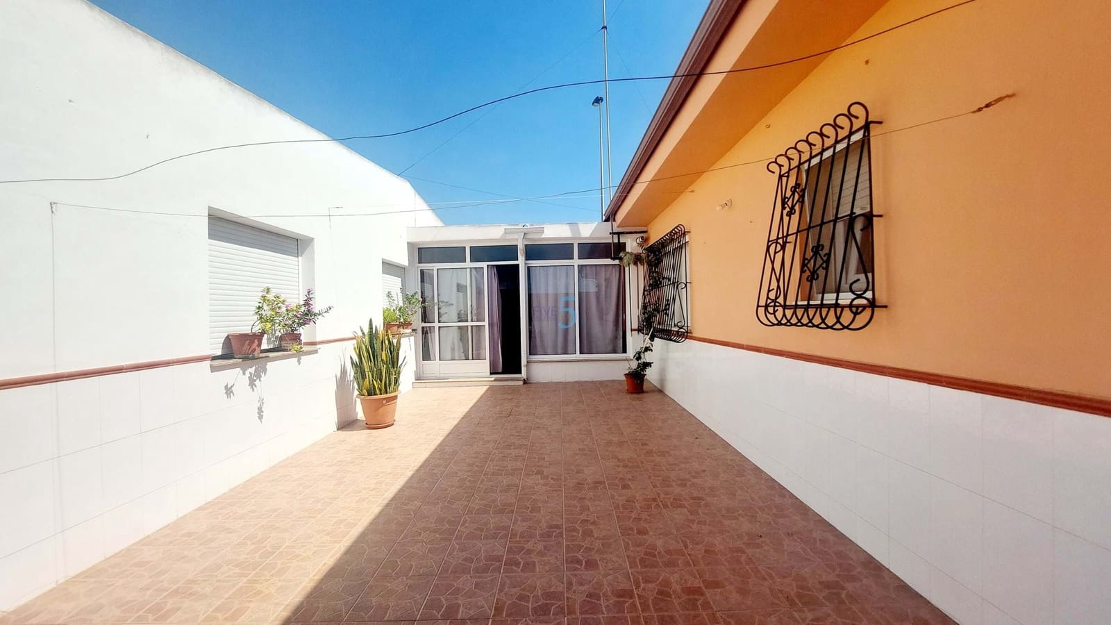 4 sypialnia Willa na sprzedaż w Roda z garażem - 530 000 € (Ref: 8539137)