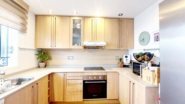 3 soverom Hus til salgs i Los Alcázares med garasje - € 240 000 (Ref: 8548356)