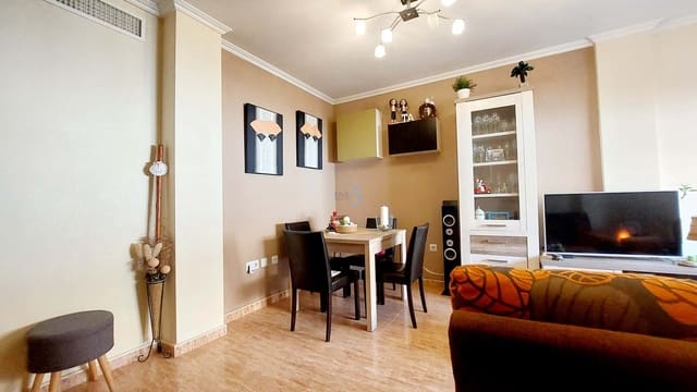 4 bedroom Townhouse for sale in Los Alcázares with garage - € 272,000 (Ref: 8553696)