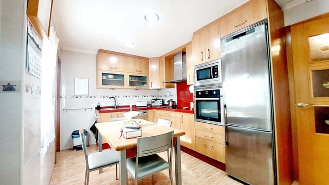 4 bedroom Townhouse for sale in Los Alcázares with garage - € 272,000 (Ref: 8553696)