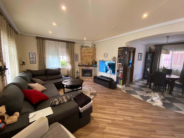 Chalet de 3 habitaciones en Los Altos en venta con piscina garaje - 345.000 € (Ref: 8559148)