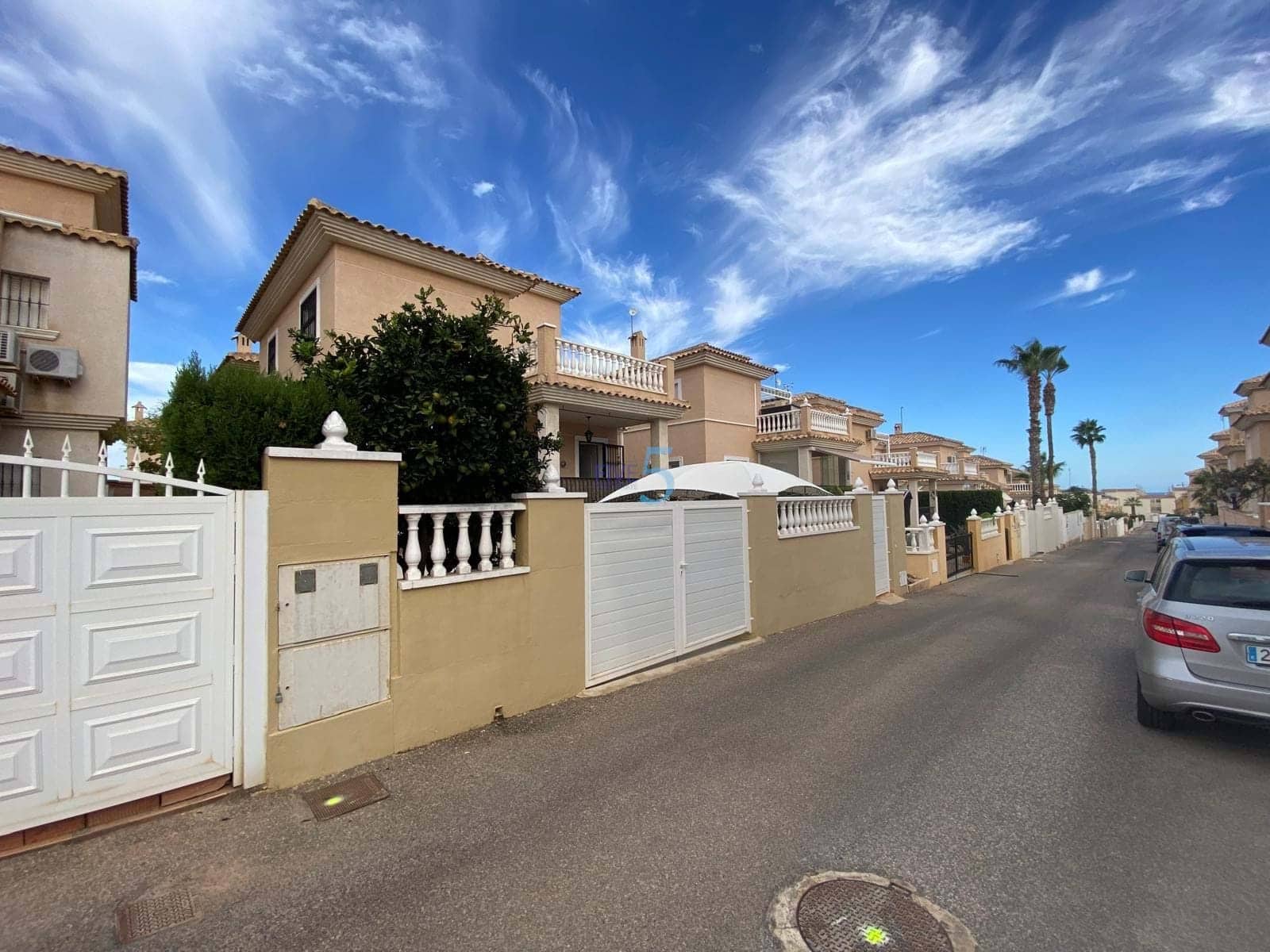 3 bedroom Villa for sale in Los Altos with pool garage - € 345,000 (Ref: 8559148)