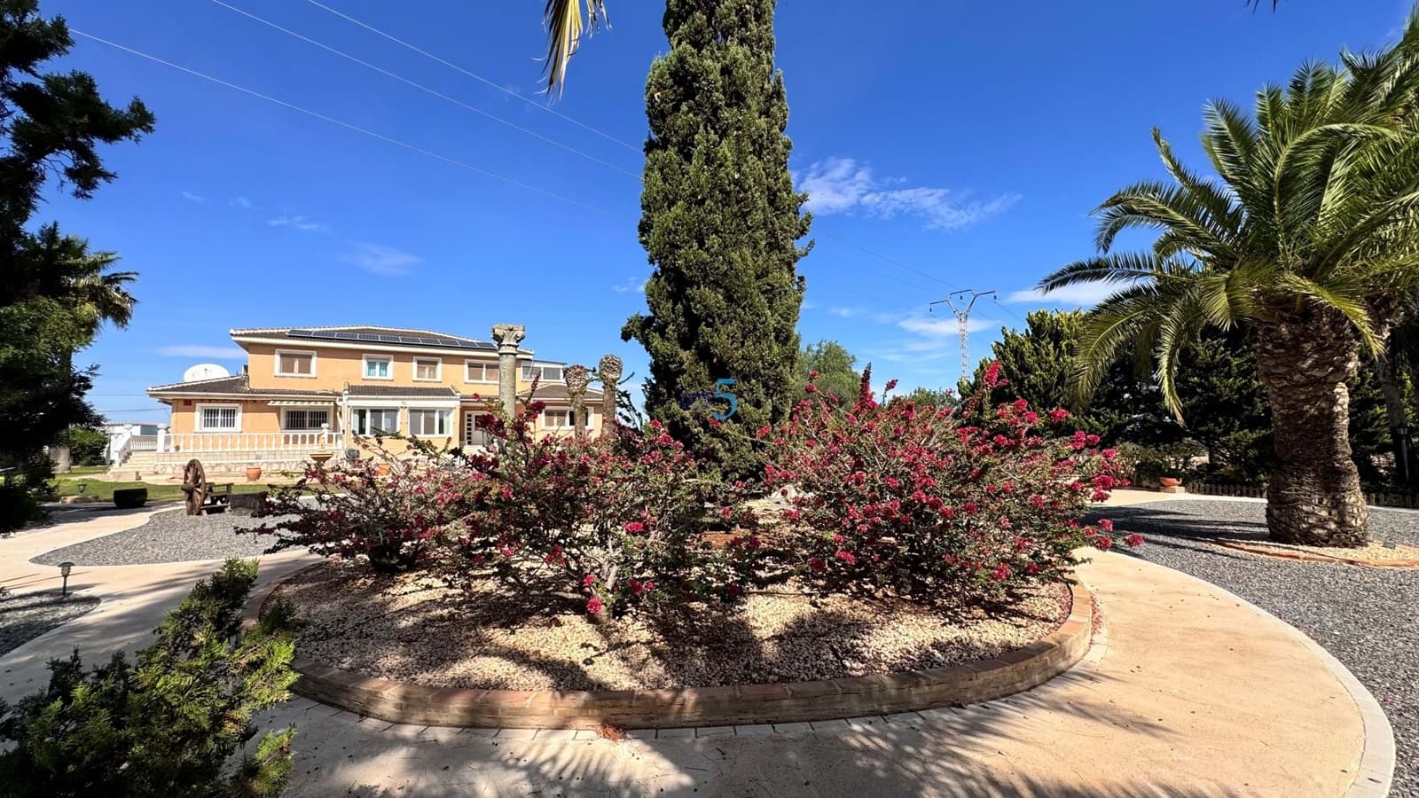 Chalet de 7 habitaciones en San Miguel de Salinas en venta con piscina garaje - 1.499.000 € (Ref: 8562124)