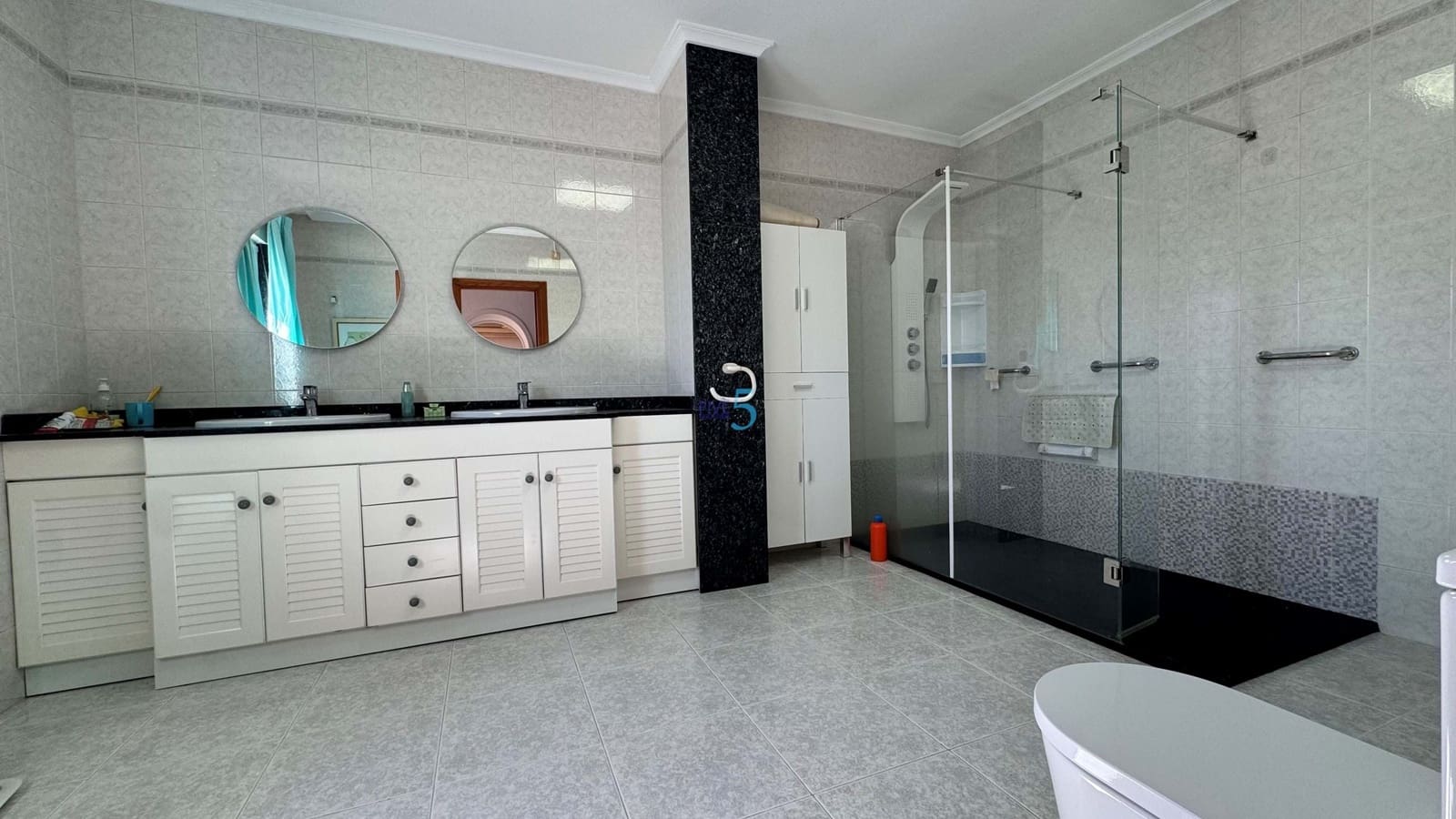 Chalet de 7 habitaciones en San Miguel de Salinas en venta con piscina garaje - 1.499.000 € (Ref: 8562124)