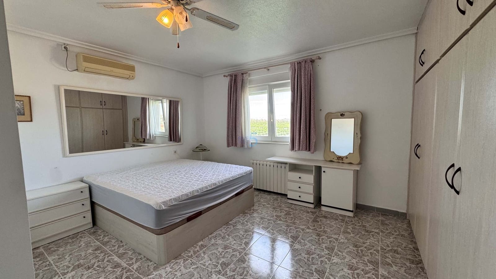 Chalet de 7 habitaciones en San Miguel de Salinas en venta con piscina garaje - 1.499.000 € (Ref: 8562124)