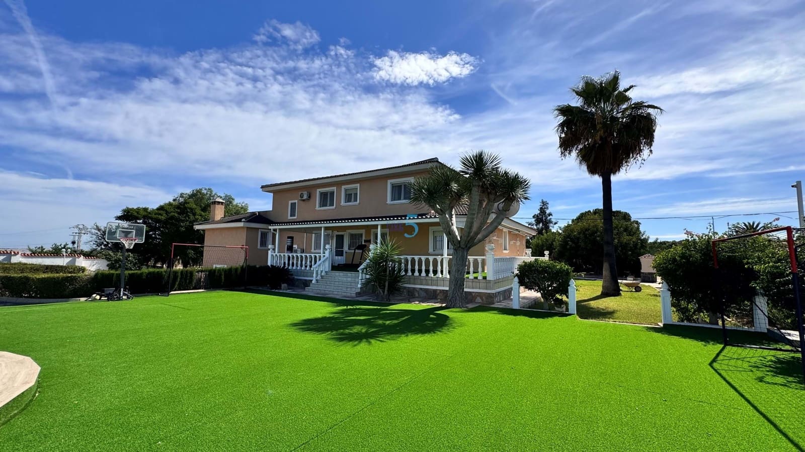 Chalet de 7 habitaciones en San Miguel de Salinas en venta con piscina garaje - 1.499.000 € (Ref: 8562124)