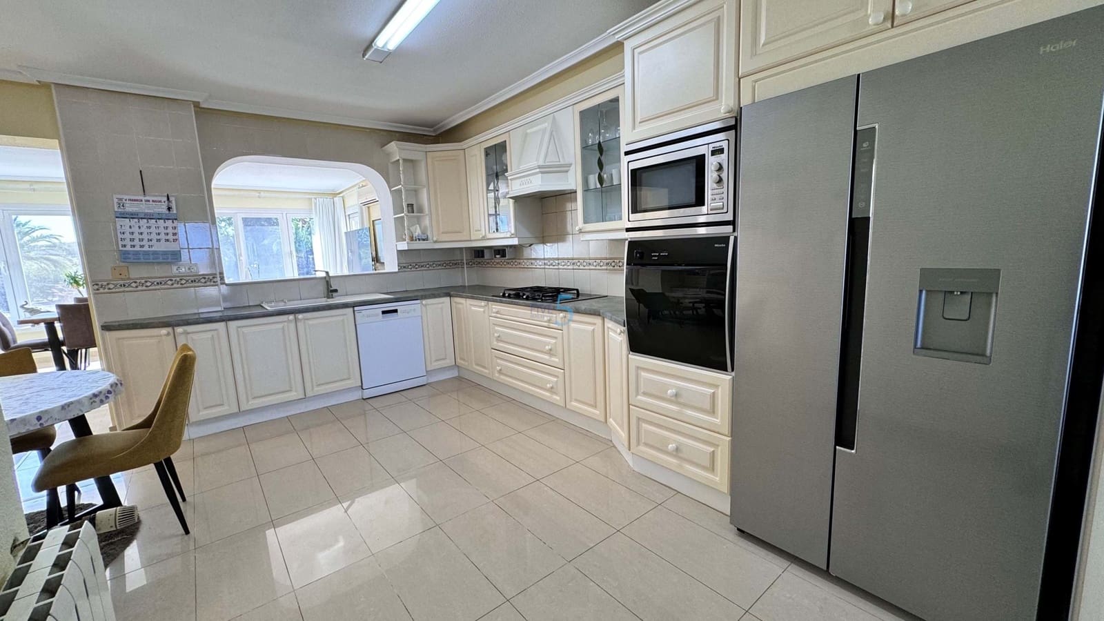 Chalet de 7 habitaciones en San Miguel de Salinas en venta con piscina garaje - 1.499.000 € (Ref: 8562124)