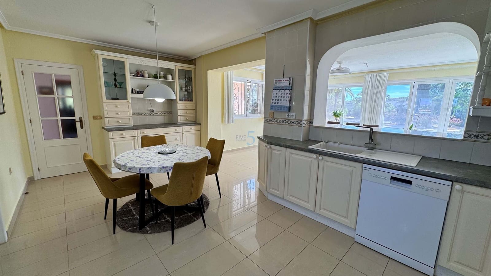 Chalet de 7 habitaciones en San Miguel de Salinas en venta con piscina garaje - 1.499.000 € (Ref: 8562124)