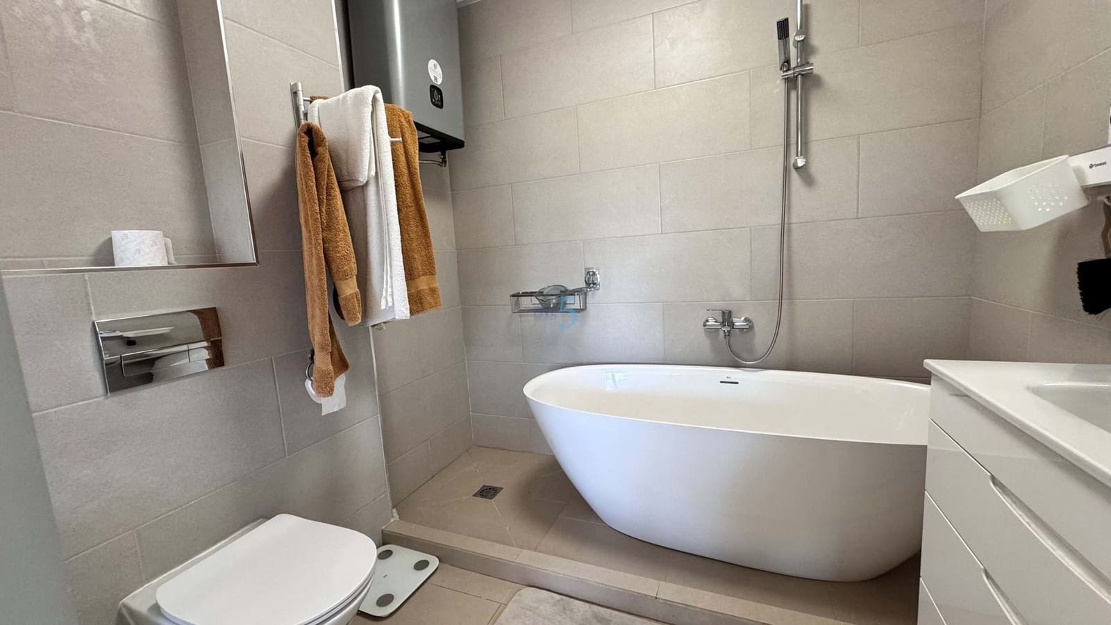 Chalet de 7 habitaciones en San Miguel de Salinas en venta con piscina garaje - 1.499.000 € (Ref: 8562124)