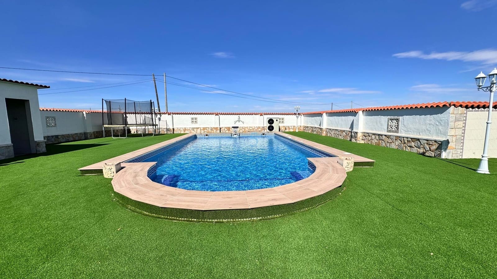 Chalet de 7 habitaciones en San Miguel de Salinas en venta con piscina garaje - 1.499.000 € (Ref: 8562124)