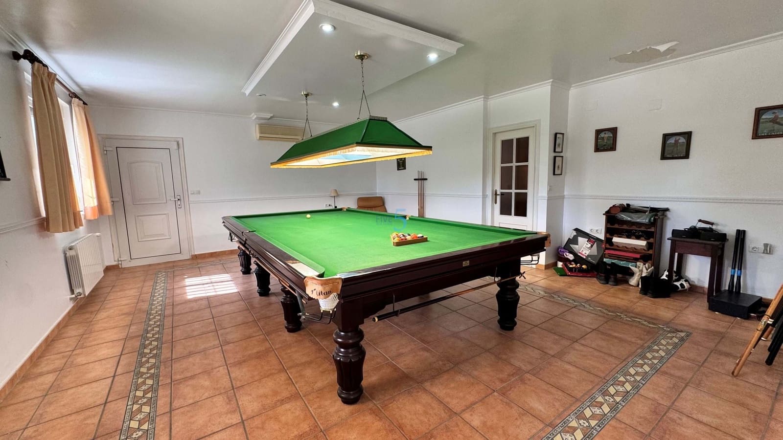 Chalet de 7 habitaciones en San Miguel de Salinas en venta con piscina garaje - 1.499.000 € (Ref: 8562124)