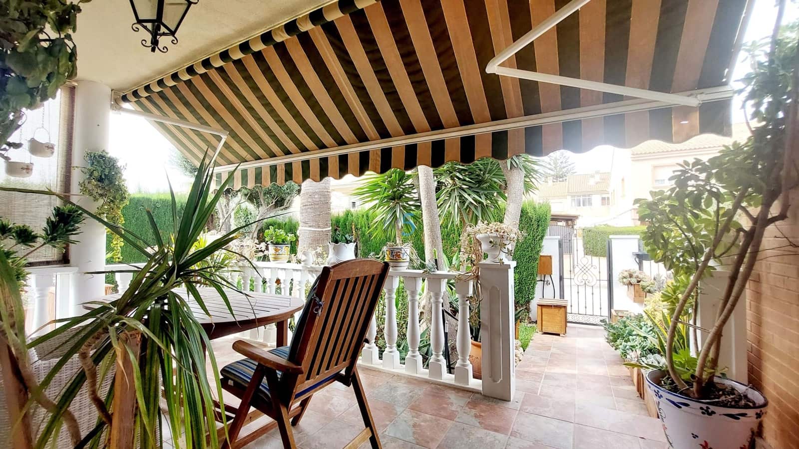 4 soveværelse Semi-Rækkehus til salg i San Javier med swimmingpool garage - € 382.200 (Ref: 8576967)