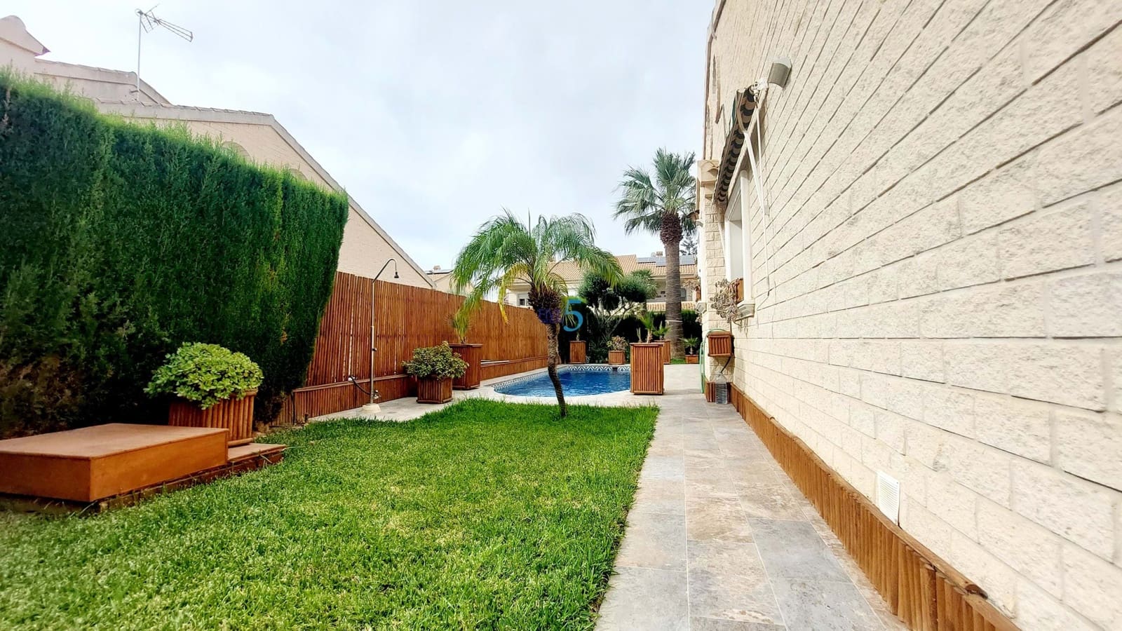 4 soveværelse Semi-Rækkehus til salg i San Javier med swimmingpool garage - € 382.200 (Ref: 8576967)