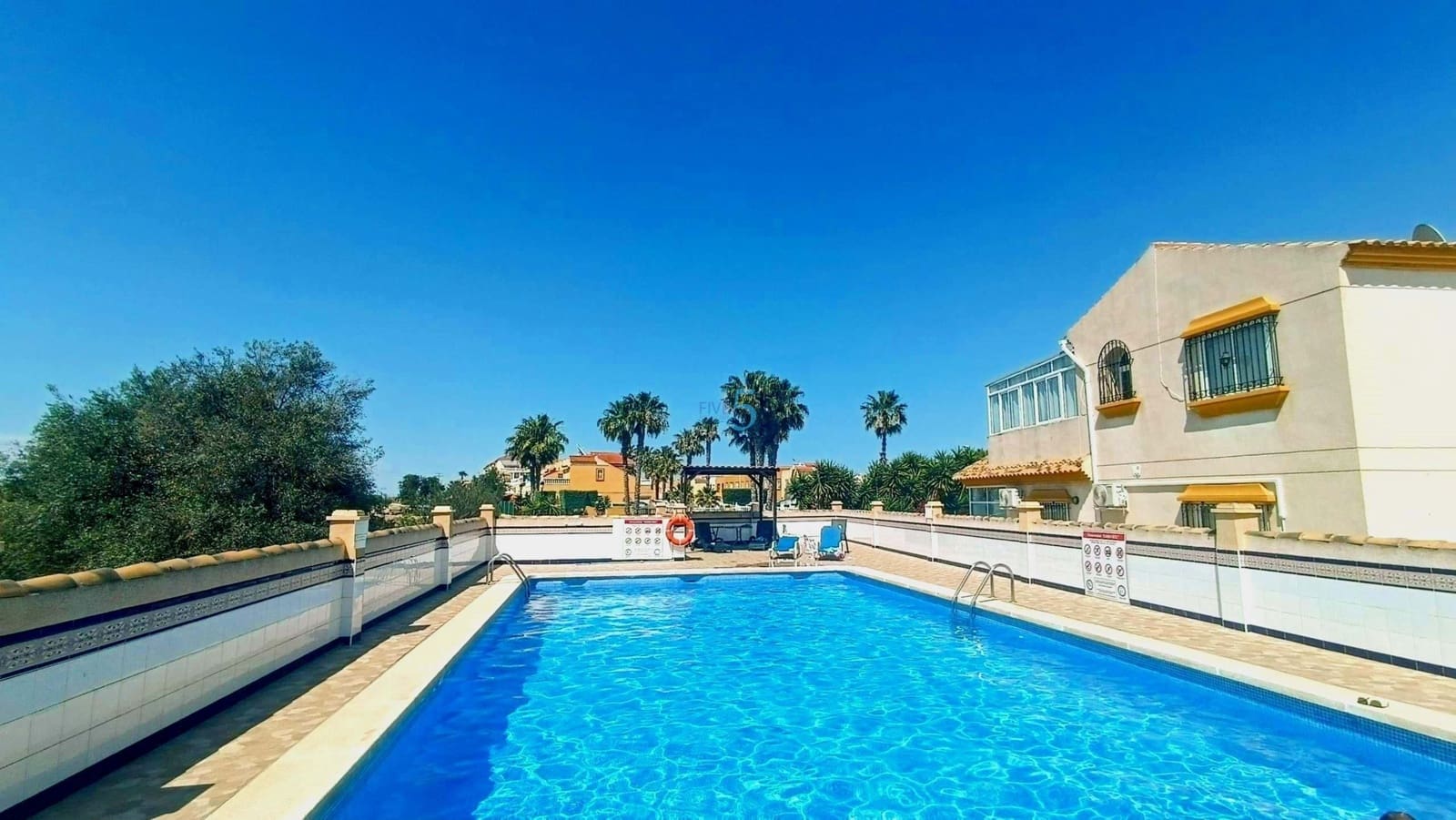 2 soverom Leilighet til salgs i La Regia med svømmebasseng garasje - € 139 000 (Ref: 8585878)