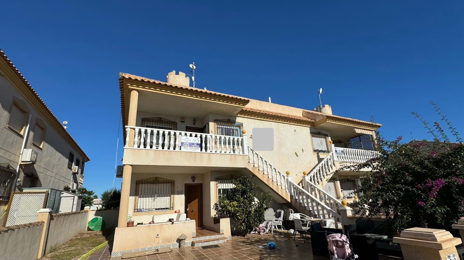 2 soverom Leilighet til salgs i La Regia med svømmebasseng garasje - € 139 000 (Ref: 8585878)