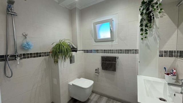 1 bedroom Apartment for sale in Villamartin, Orihuela - € 99,000 (Ref: 8589847)