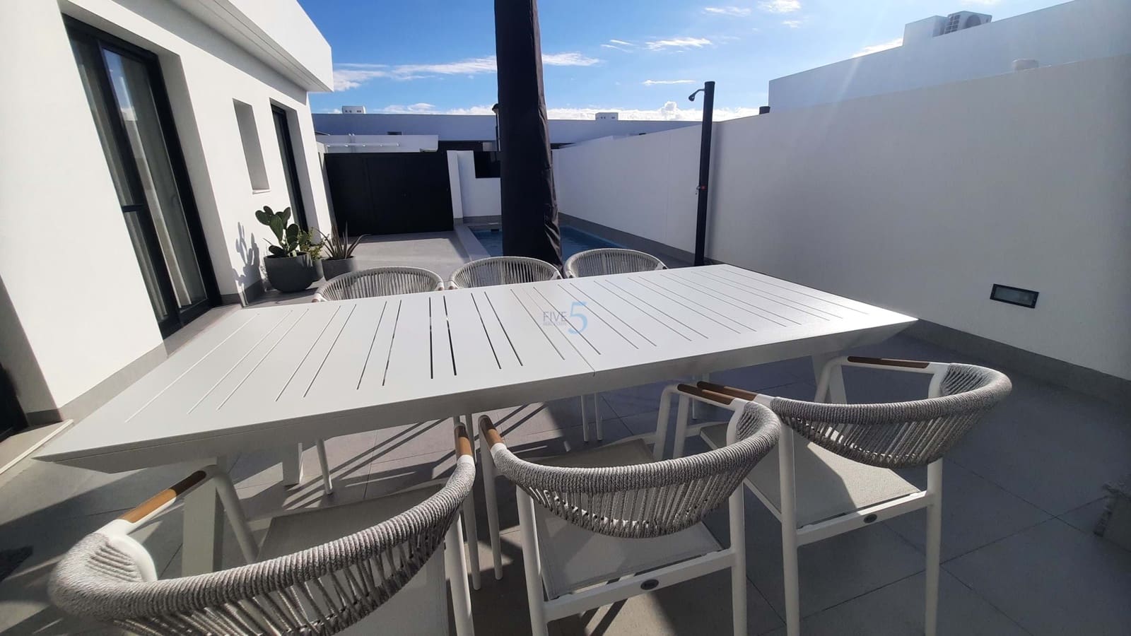 3 soveværelse Semi-Rækkehus til salg i Roldan med swimmingpool garage - € 319.950 (Ref: 8607737)