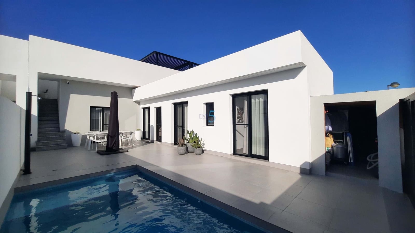 3 soveværelse Semi-Rækkehus til salg i Roldan med swimmingpool garage - € 319.950 (Ref: 8607737)