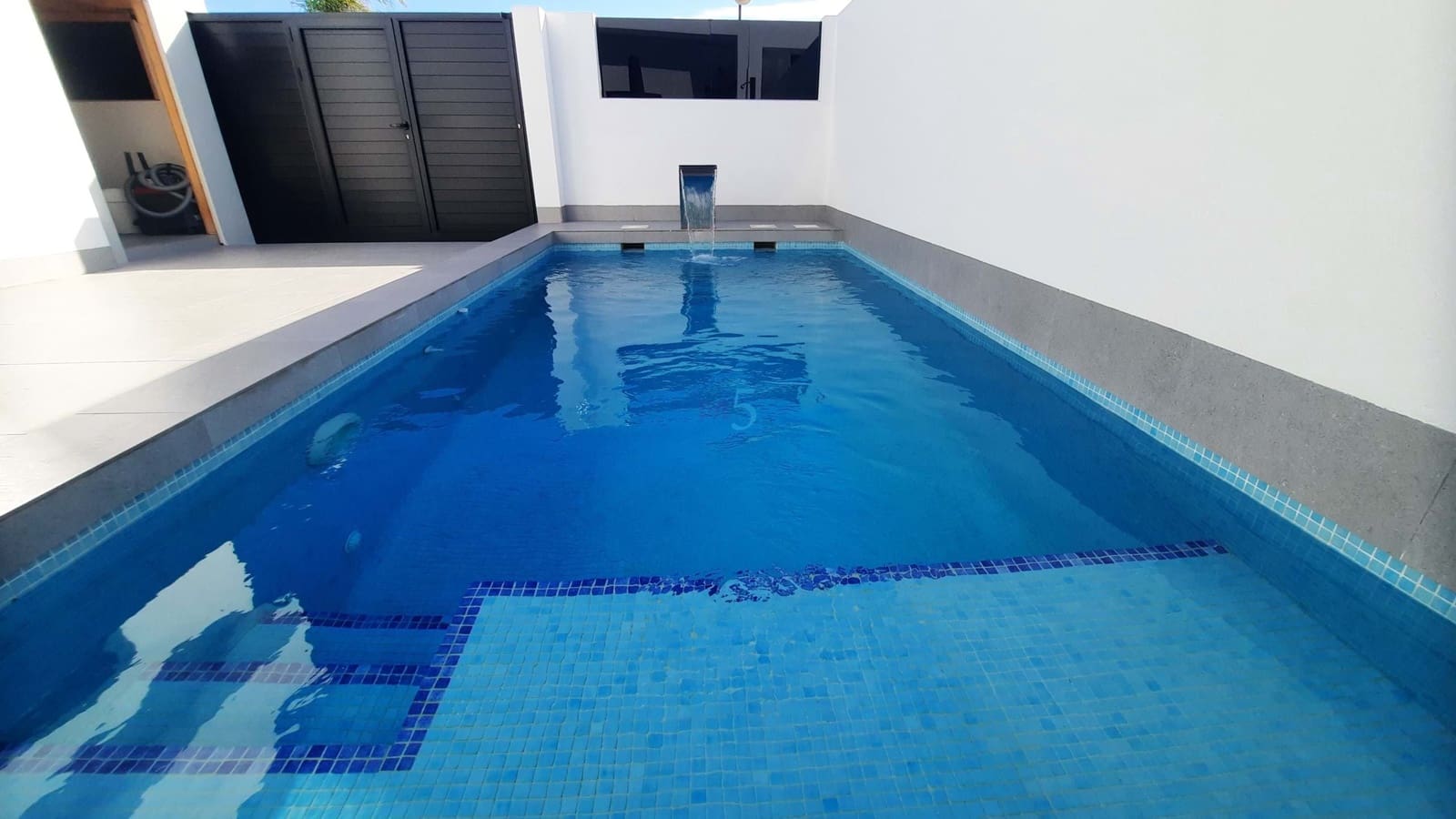 3 soveværelse Semi-Rækkehus til salg i Roldan med swimmingpool garage - € 319.950 (Ref: 8607737)