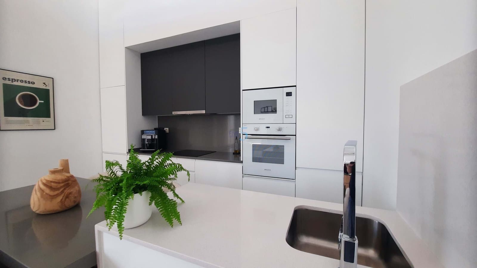 3 soveværelse Semi-Rækkehus til salg i Roldan med swimmingpool garage - € 319.950 (Ref: 8607737)