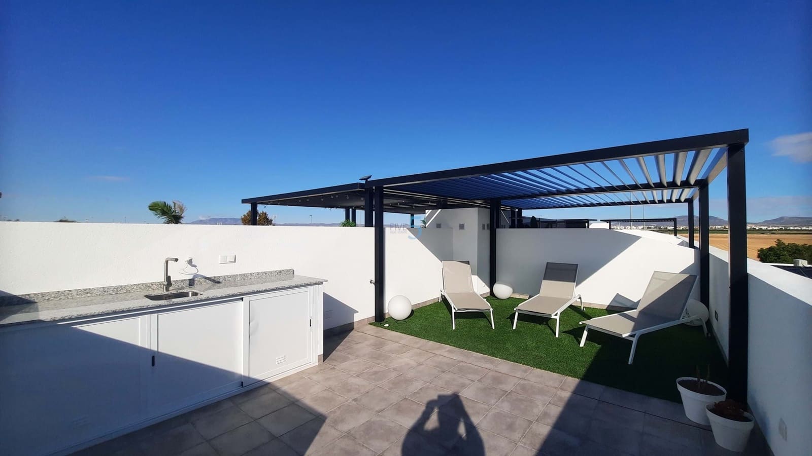 3 soveværelse Semi-Rækkehus til salg i Roldan med swimmingpool garage - € 319.950 (Ref: 8607737)