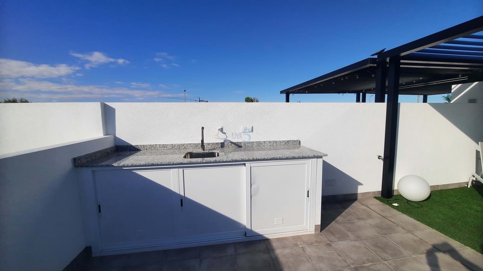 3 soveværelse Semi-Rækkehus til salg i Roldan med swimmingpool garage - € 319.950 (Ref: 8607737)