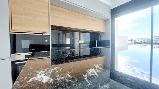 3 makuuhuone Huvila myytävänä paikassa Lo Pagan, San Pedro del Pinatar mukana uima-altaan 
autotalli - 425 000 € (Ref: 8644052)